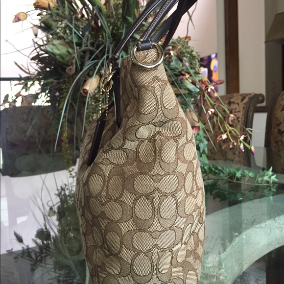 Authentic Coach tote - Picture 2 of 5